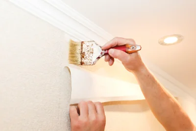 Pose de papier peint à Saint-Servant — revêtements muraux et toiles de verre
